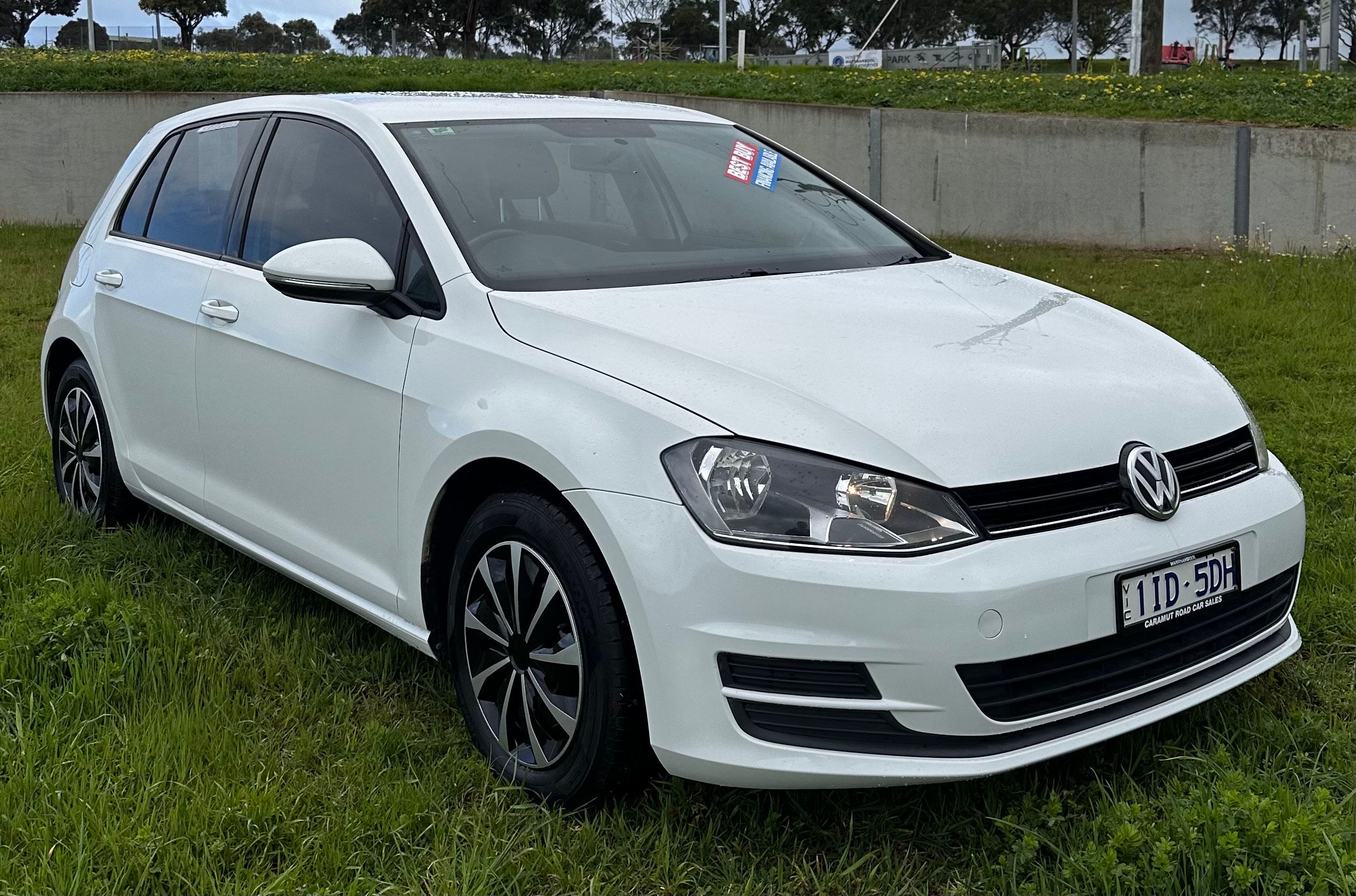 VOLKSWAGEN GOLF