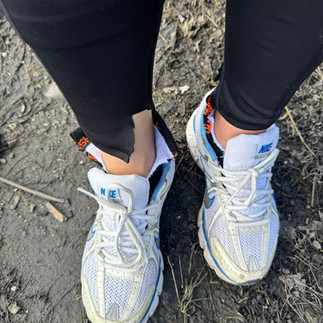 Socken und Laufhose aufgeschnitten