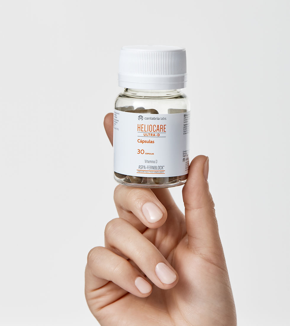 Thumbnail: Heliocare Ultra-D Oral Capsules Hand View