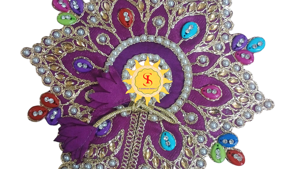 Elegant 3-Piece Laddu Gopal Dress with Designer Mukut

Handcrafted for Divine 