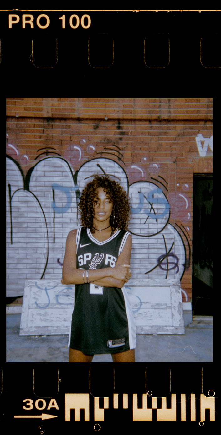 b80b405b-13c5-47d3-bbc0-bbfa5dd879d3_rw_1200.gif