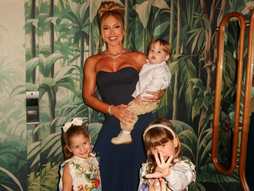 Virginia Fonseca posa com filhos nos bastidores do “Teleton”; Marias usam look de grife