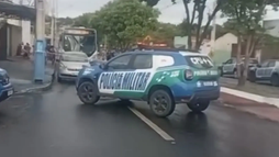 Jovem e adolescente morrem após moto bater em ônibus do transporte coletivo em Aparecida de Goiânia