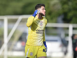 Felipe Longo faz "milagre" diante do Vitória e ganha moral para possível sequência no Corinthians