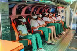 Ônibus tecnológico leva cinema 7D e educação digital a escolas de Senador Canedo