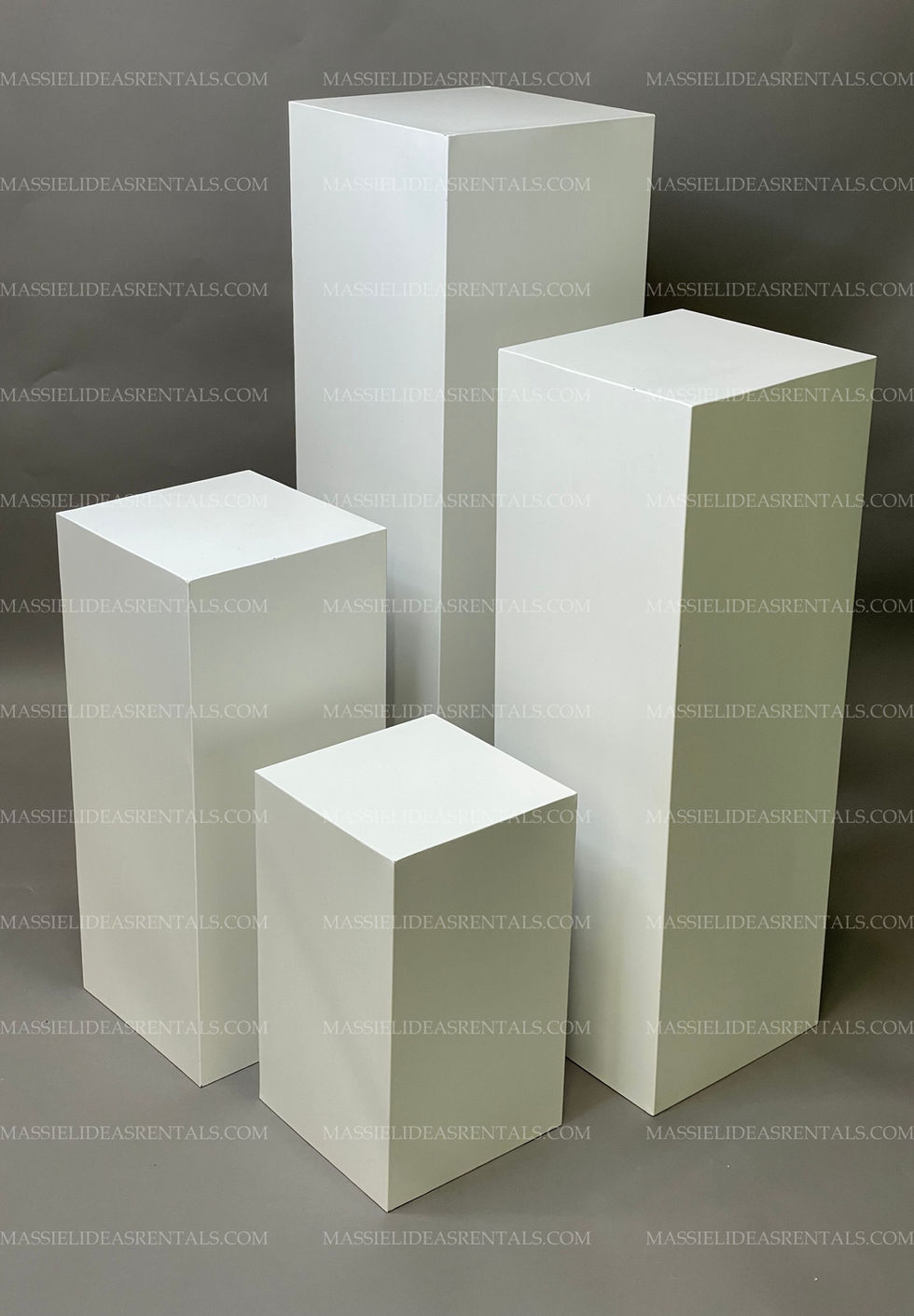 Square Metal Pilars - Massiel Ideas