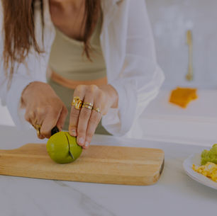 Sortie de mon premier livre papier 50 recettes apéritif sans sucre, sans gluten, sans lactose et végé 📖 🌱 🍸