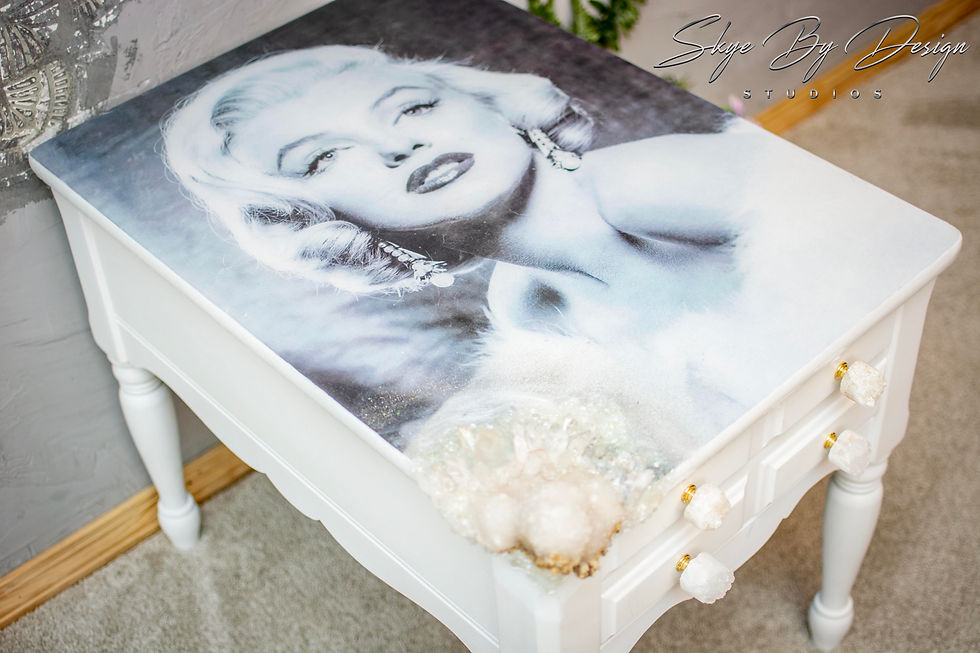 マリリンモンロー テーブル Marilyn Monroe Crystal Table | skyebydesign