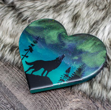 Resin Heart_Blue Northern lights_Wolf_03.jpg