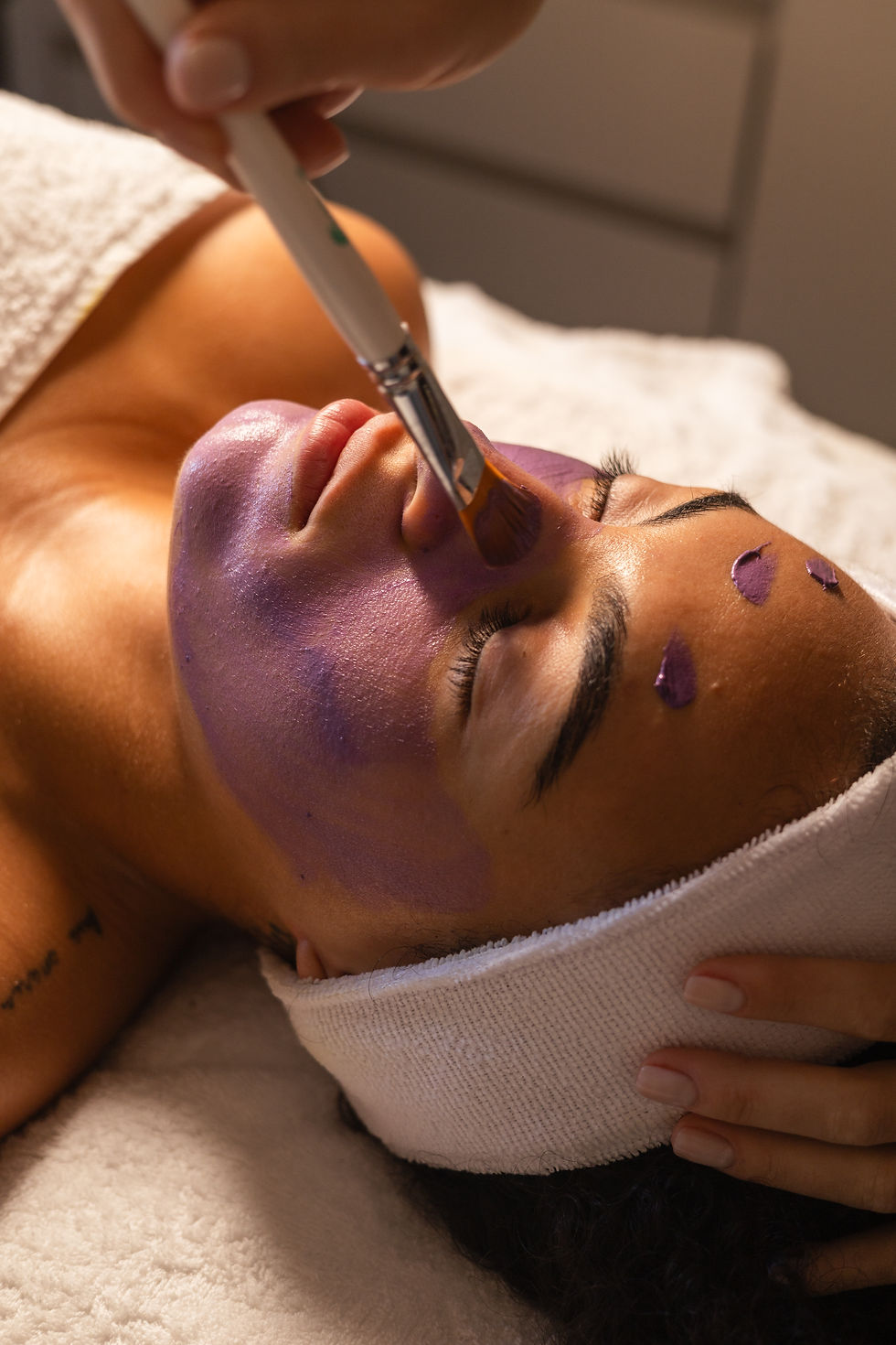 Porque fazer uma limpeza de pele profissional? Muito além da estética, é saúde para a sua pele!