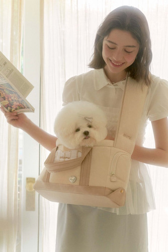 韓国犬服ブランド　seoru SWEET HEART BAG (BEIGE) heart pet bag (ivory)