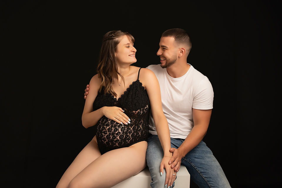 Séance Grossesse en studio.