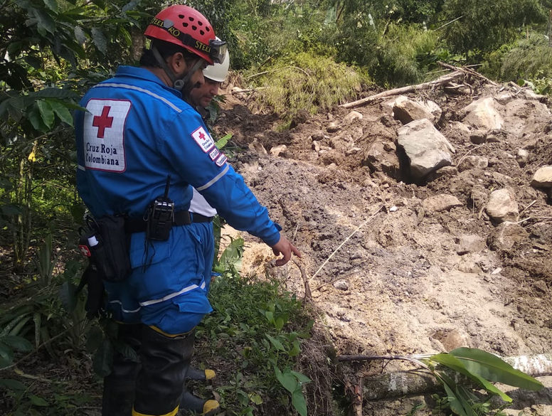 Cruz Roja Colombiana Seccional Cundinamarca y Bogotá atiende emergencias por lluvias en Viotá