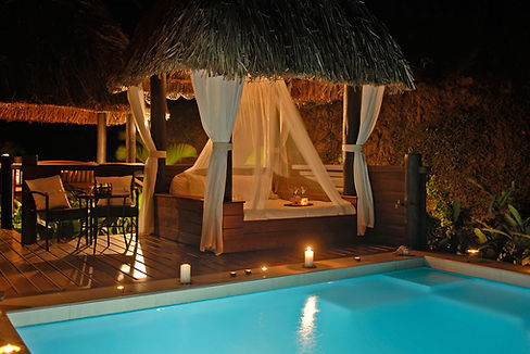 Emaho-Sekawa-Villa-pool-bed.jpg