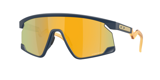 Oakley via Sunglass Hut (preço sob consulta)