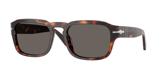 Persol via Sunglass Hut (preço sob consulta)