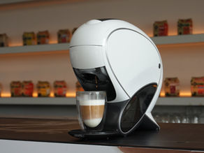 Cappuccino, café de filtro ou chocolate quente? A nova Dolce Gusto faz tudo em casa