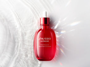 O novo óleo da Shiseido promete luminosidade da cabeça aos pés