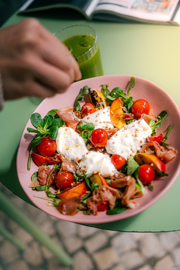 Salada de pêssego e burrata (13€)