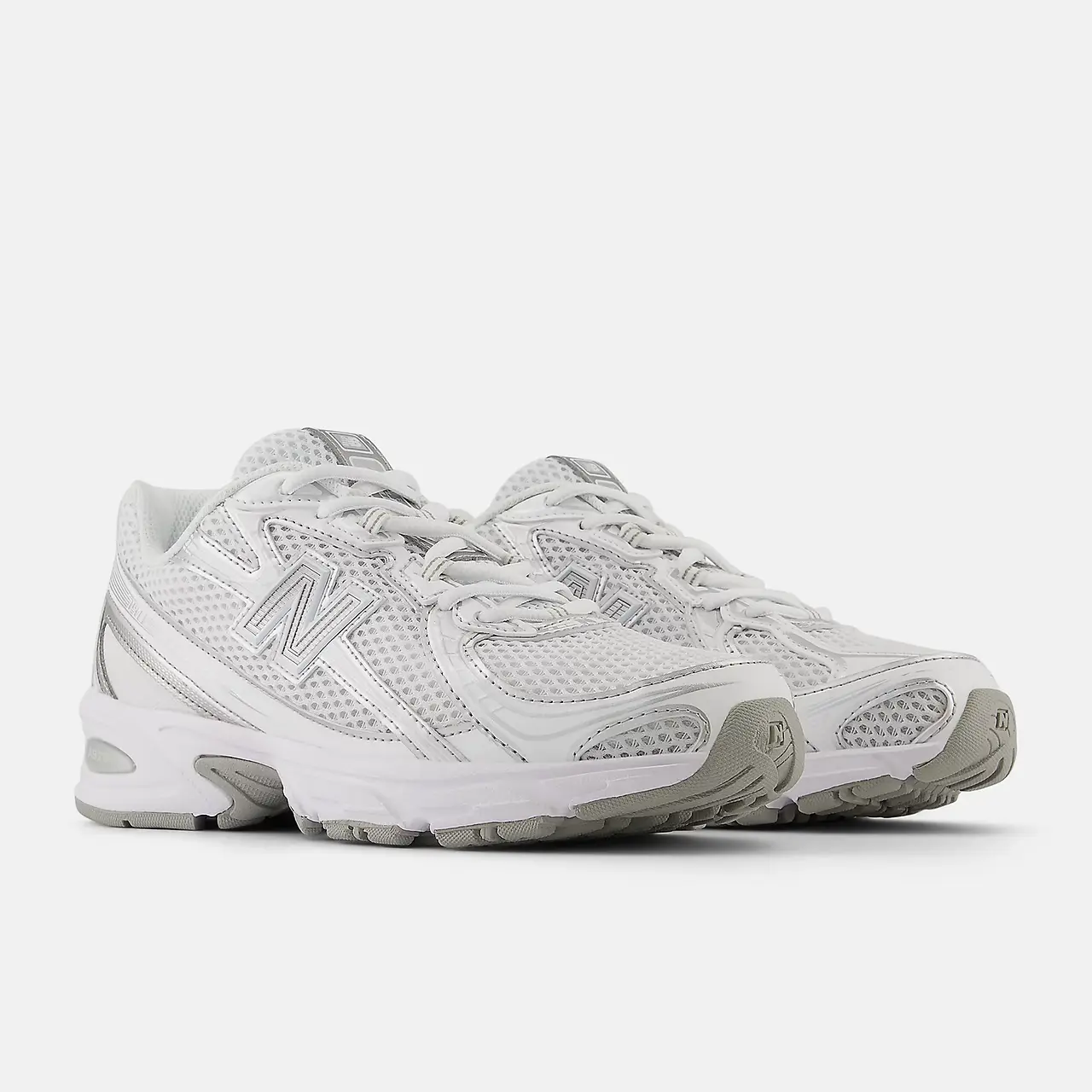 New Balance 740 (120€)