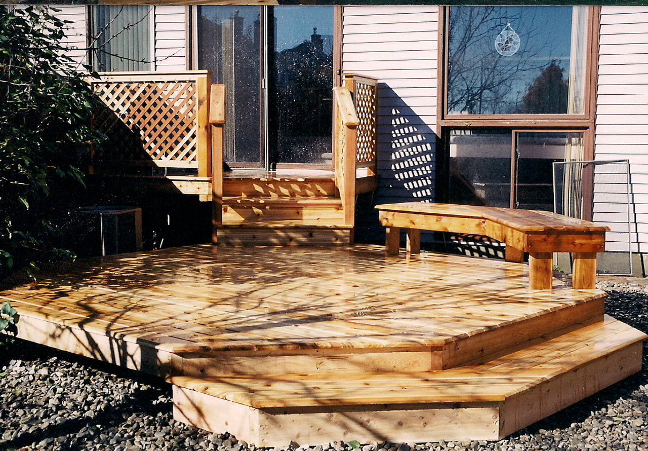 Townhouse Deck & Bench
