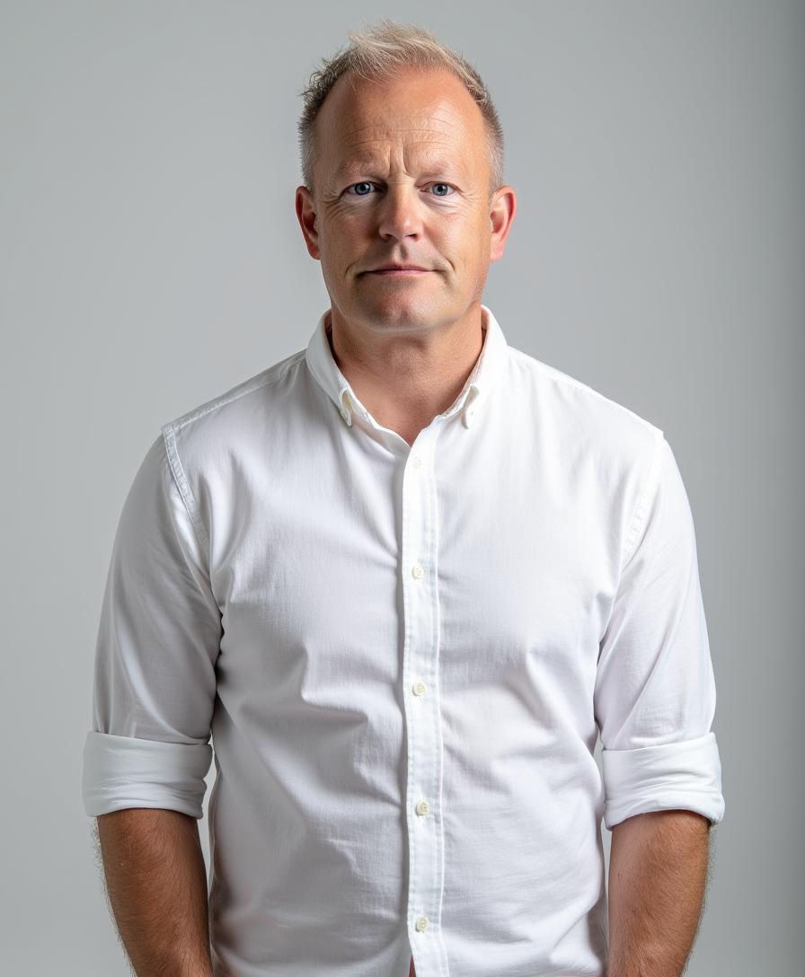 Mark_White_Straight.jpeg