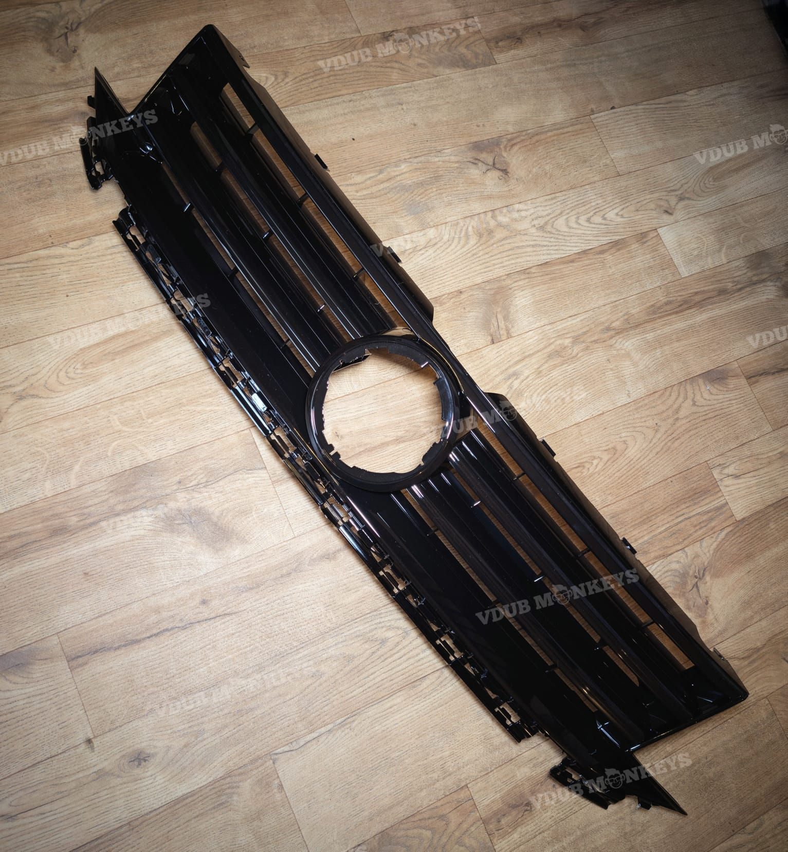 GRADE B * VW CADDY MK4 GLOSS BLACK FRONT UPPER GRILLE 2016-2020