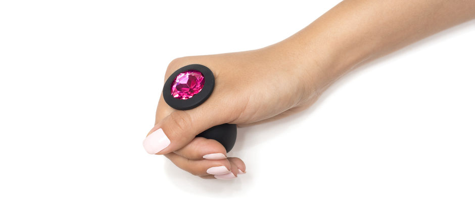 Five Things that are INFINITELY More Fun with a Butt Plug In!!!