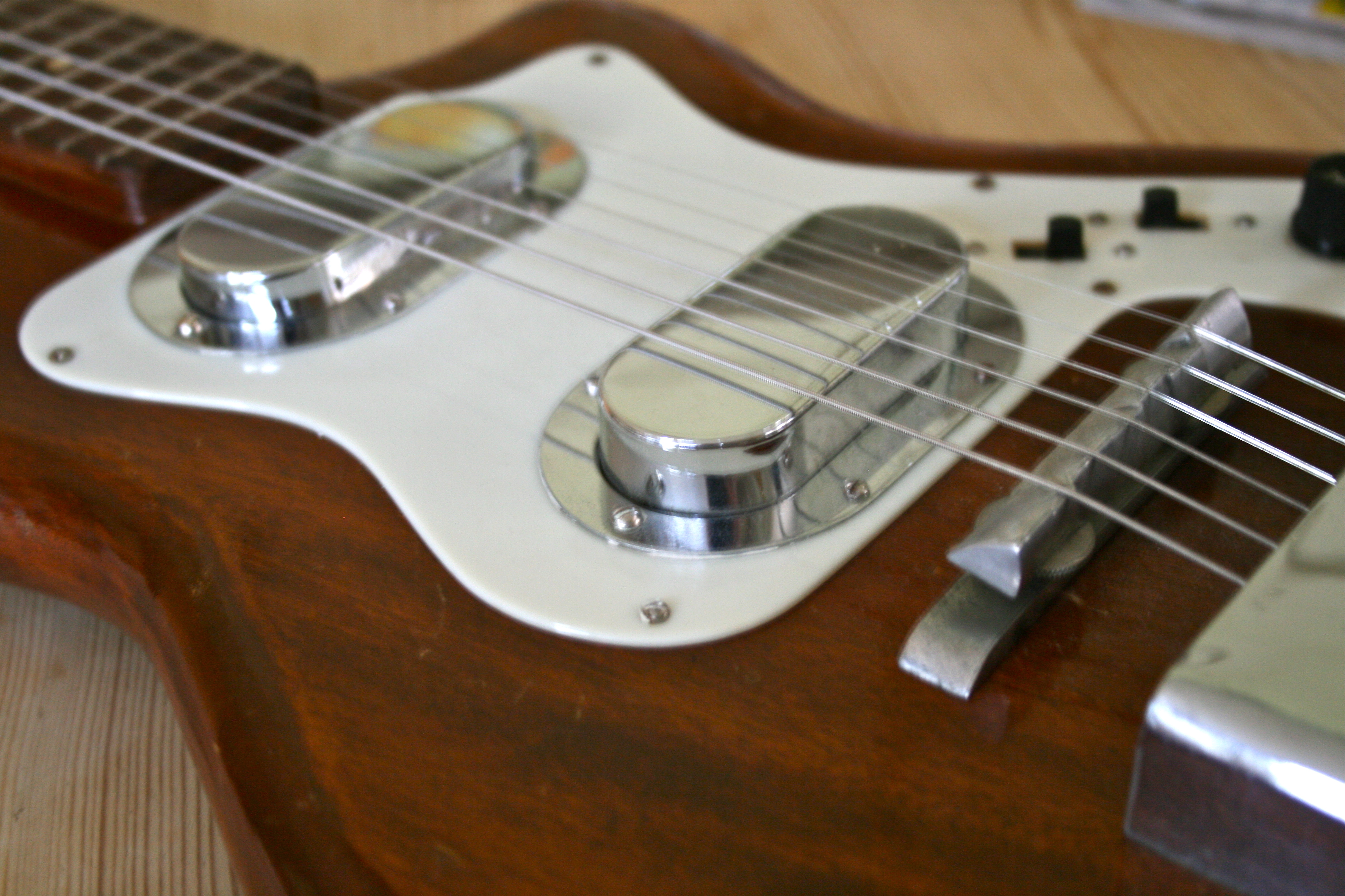 A History of Broadway Guitars