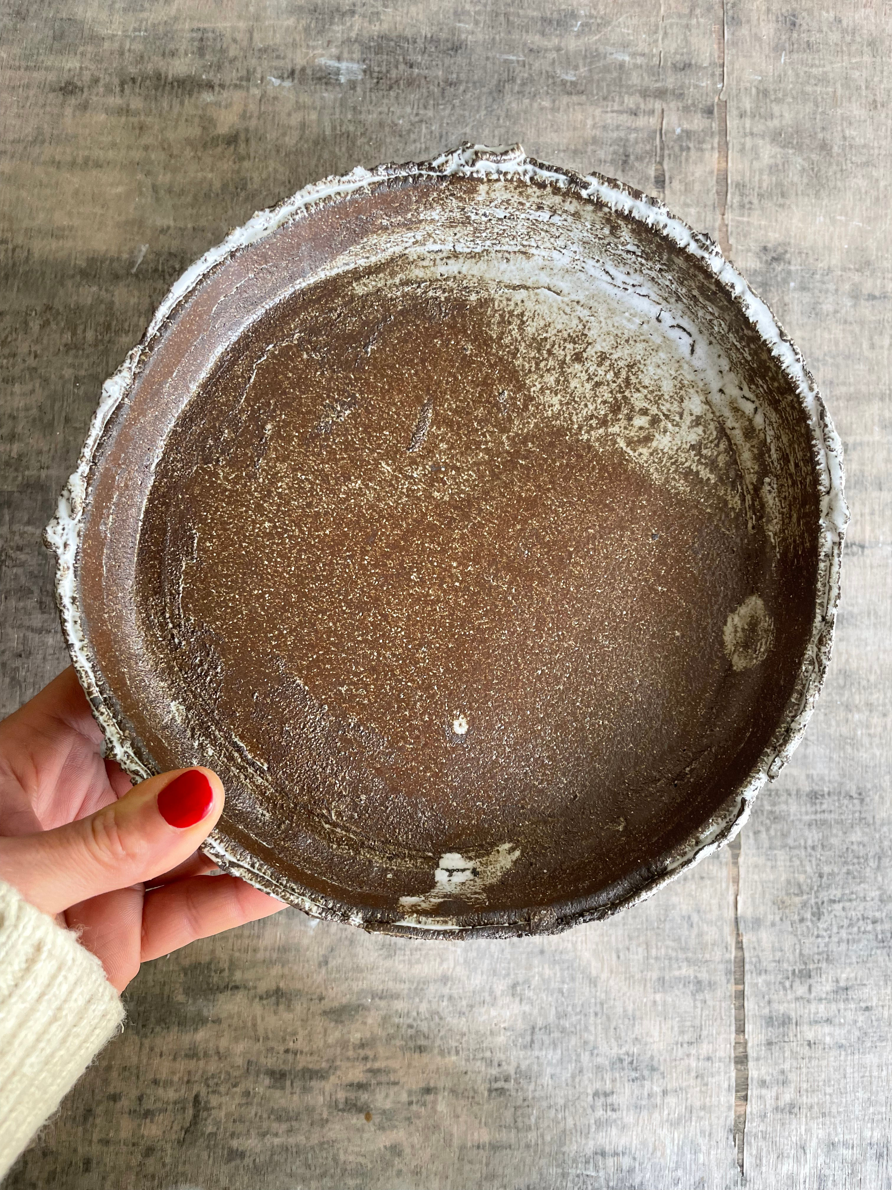 2 Assiettes grès noir bord droit