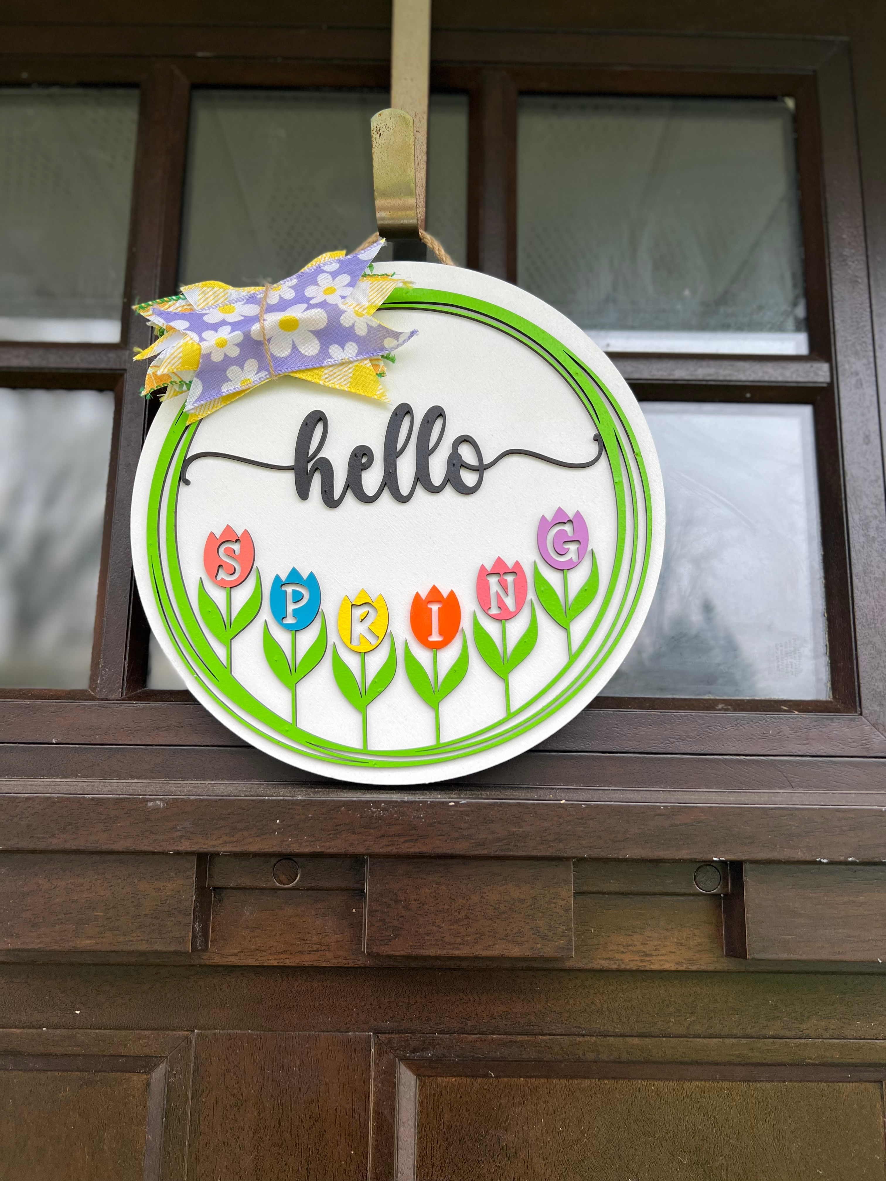 Tulip hello spring sign