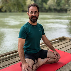 Grégory Narboux enseignant le Yoga Intégral dans le 12ème arrondissement.