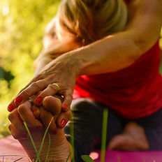 Pratique complète du yoga unissant souffle et postures à Paris 12.