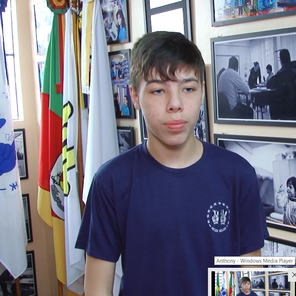 Estudante surdo fala do amor que sente por estudar na escola Helen Keller