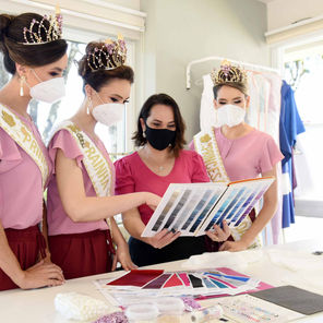 Trajes das soberanas homenageiam os 90 anos da Festa da Uva