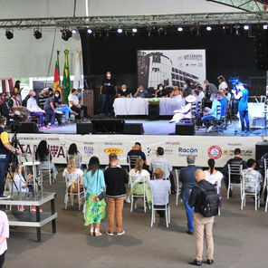 Câmara de Vereadores realiza sessão inédita na Festa da Uva