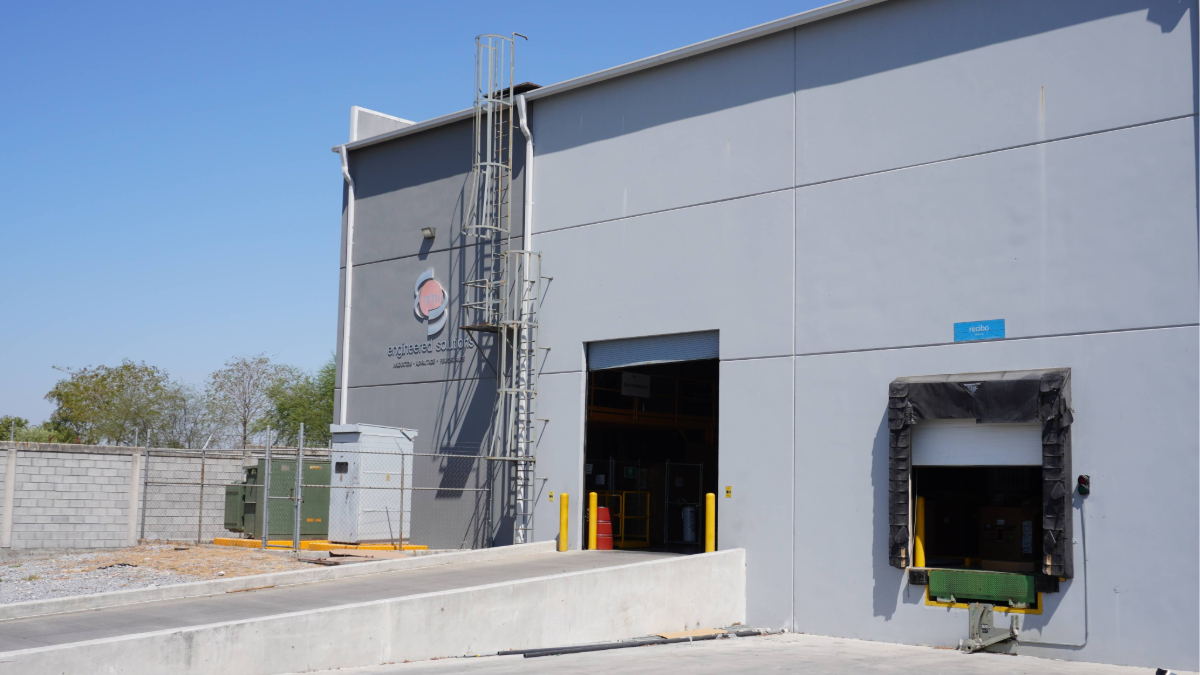 View of the loading and unloading area of the HL2 building