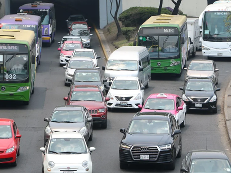 Suspenden Doble Hoy no Circula en CDMX y Edomex para el 5 de mayo: qué autos podrán transitar