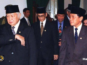 Harmoko, mantan Menteri Penerangan Meninggal di RSPAD Gatot Subroto