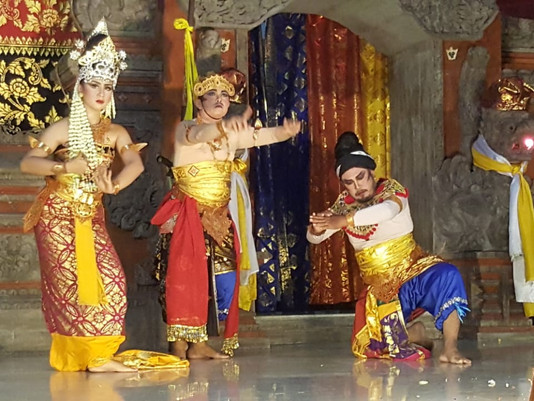Prosesi Piodalan Umat Hindu Sidoarjo- Surabaya Padati Pura JSA Ini Alasannya