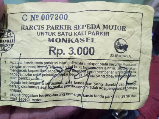 Parkir Depan Monkasel Surabaya Tidak Aman
