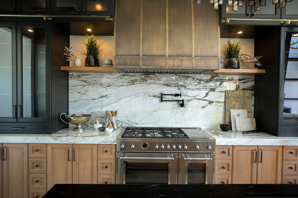 Da Vinci Marble Counter & Full Backsplash