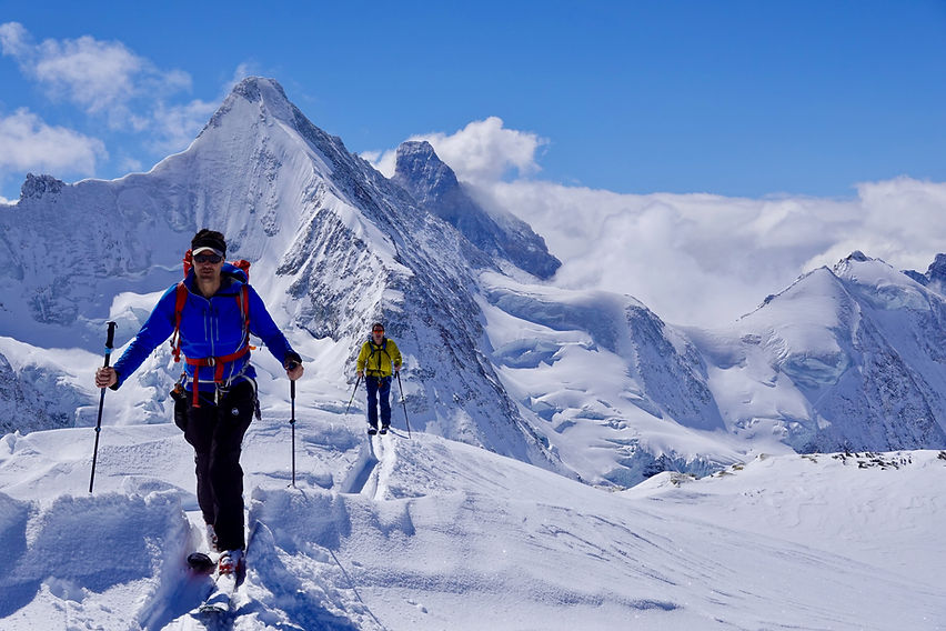 Bergführer auf der Tour du Ciel mit Obergabelhorn im Hintergrund