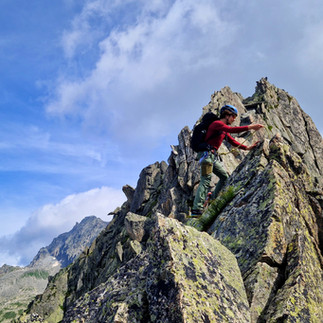 Seiltechnik an klassischem Felsgrat