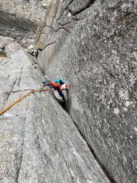 Villiger Pfeiler Klettern am Salbit mit Bergführer