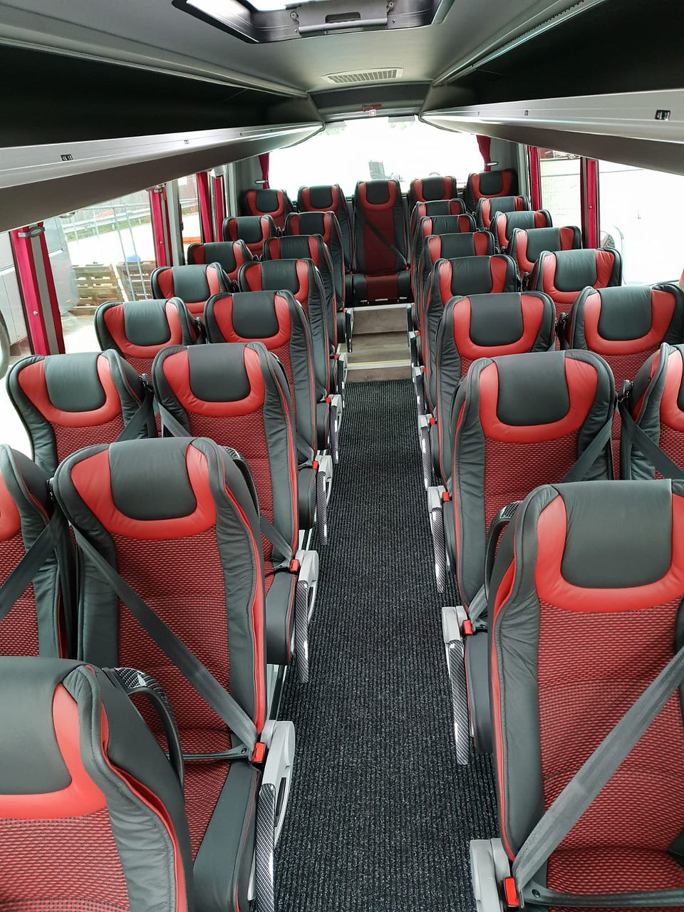 00202_LONDON TRAVEL IN LIMITED _Luxury minibus hire in London