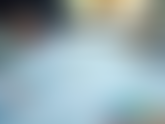     Espace de travail de planification financière avec des graphiques et des documents