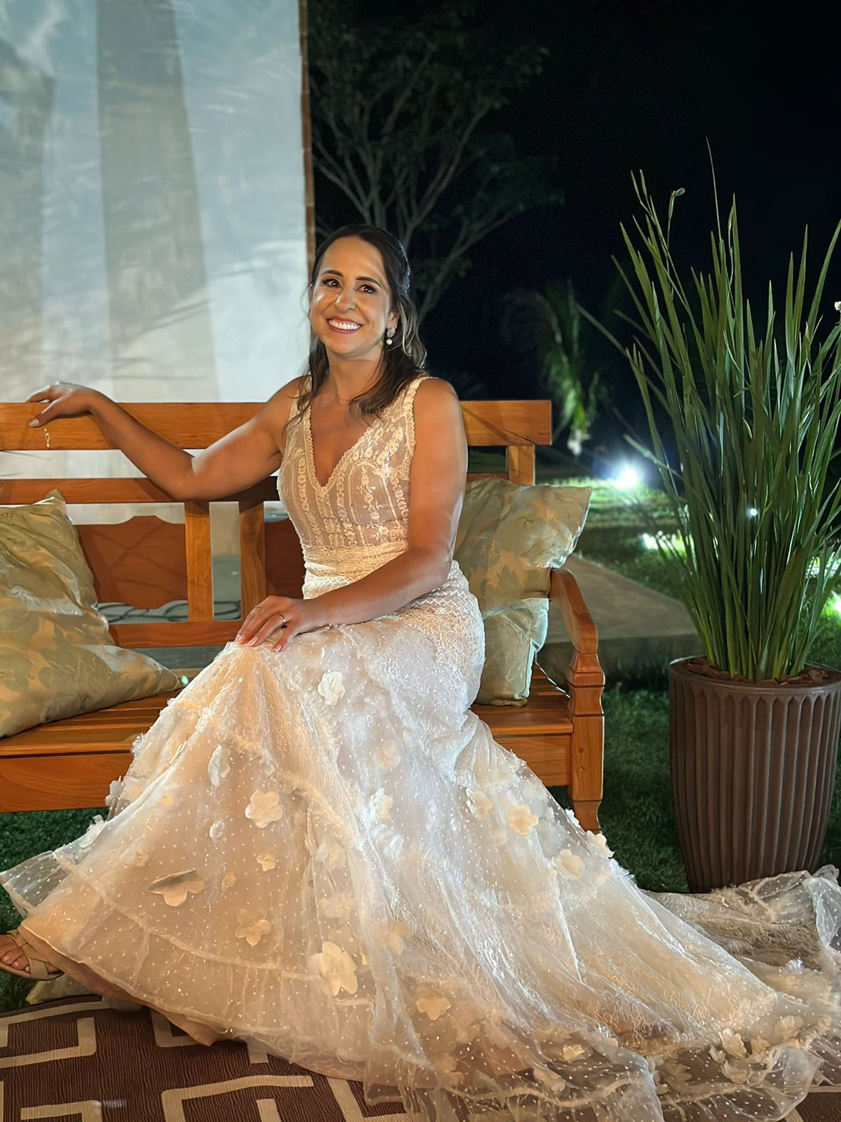 Vestido de noiva Lethicia Bronstein evase boho decote V