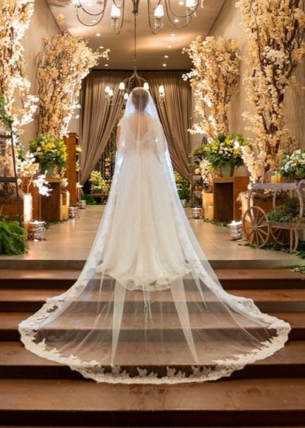 Miniatura: Vestido de Noiva e Veu Atelie Luit evase em renda Chantilly