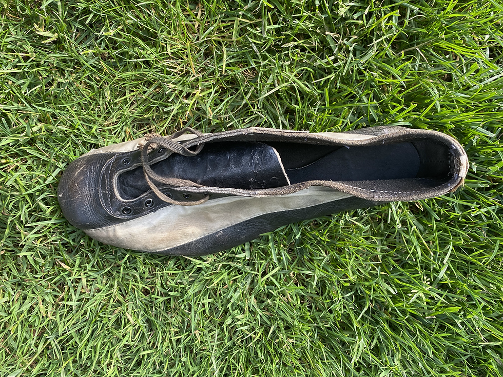 Top view of the 1950 spike with perforated tongue that displayed size and model number